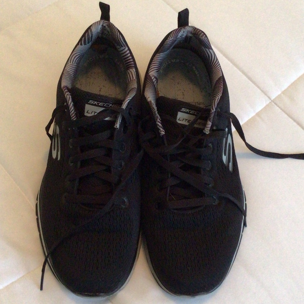 Skechers - Men's Black Athletic Lace-Up Sneakers